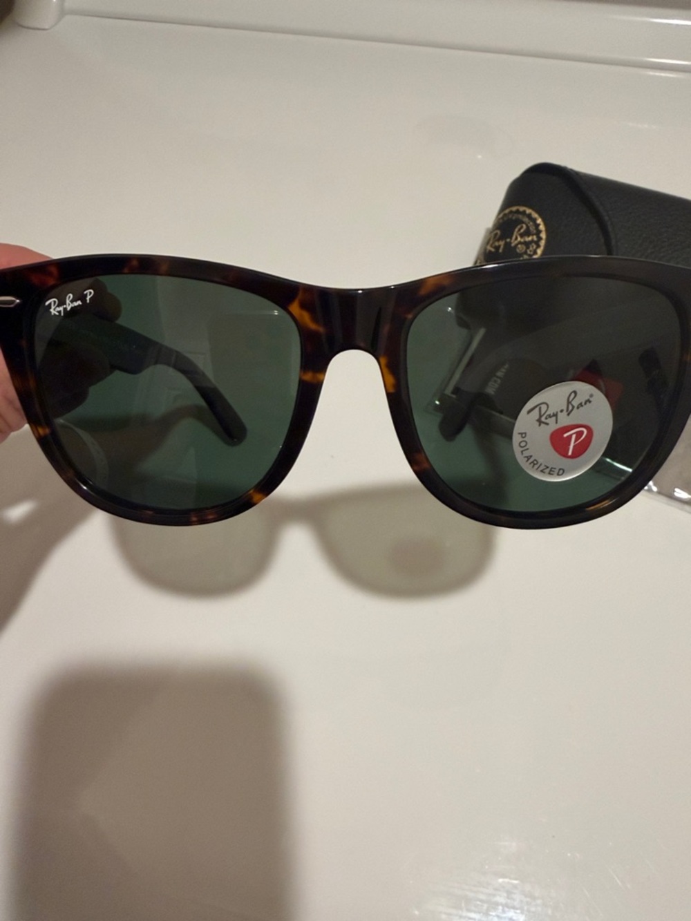 Ray-Ban Wayfarer Tortoiseshell Frames with Dark Green Lenses Polarized NWT